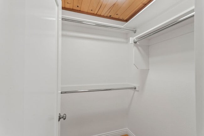 Building Photo - End-Unit Townhouse in Prime Newport Beach ...