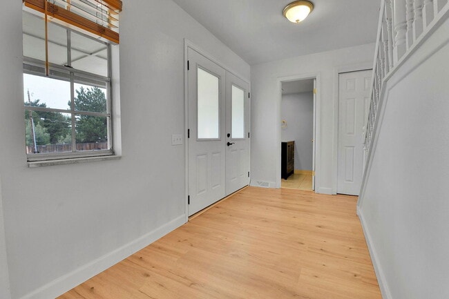 Building Photo - 6824 S Willow St