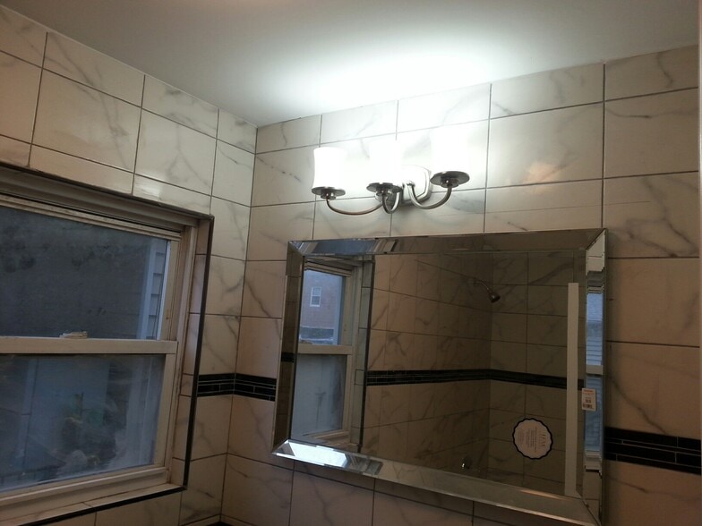 Building Photo - 17 W 34th St