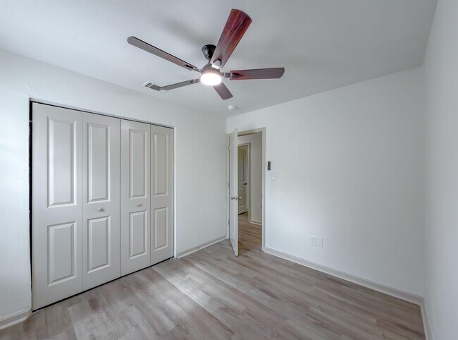 Building Photo - 2059 Little River Ln