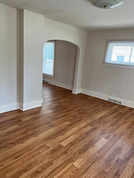 Kitchen to Dining 2 - 200 6th Ave SW