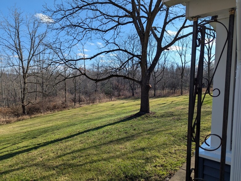 Building Photo - 615 E Miller Rd