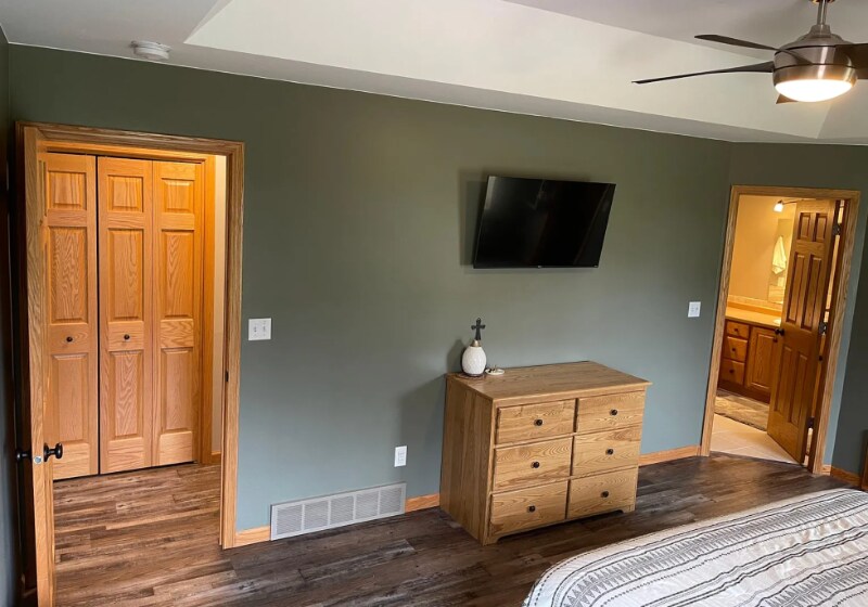 Building Photo - 5451 North Ave