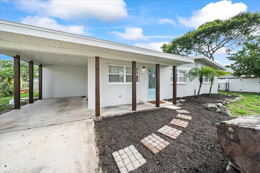 Building Photo - 1610 Glen Haven Dr