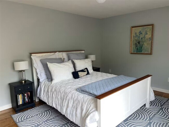 Building Photo - 16 Pleasant View Dr