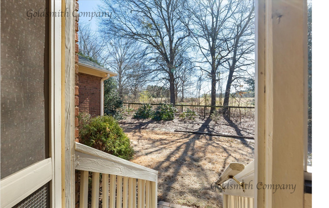 Building Photo - 208 Yellow Poplar Ct