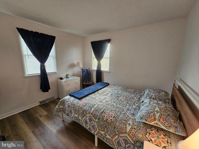 Building Photo - 82 Basin Rd