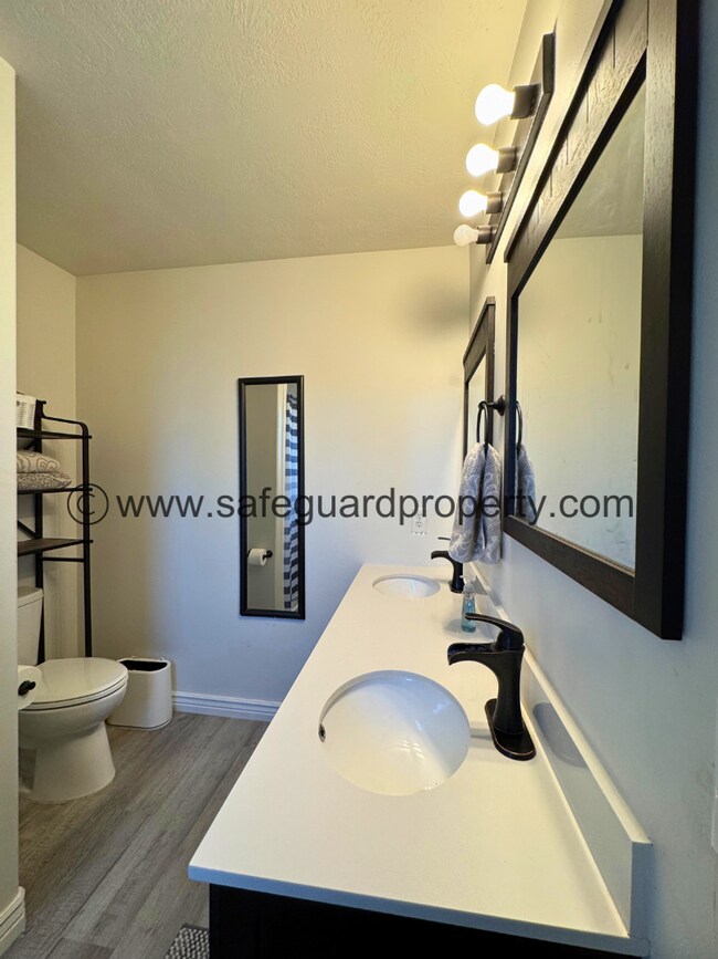 Building Photo - Welcoming Multi-Level Home for Rent in Wes...