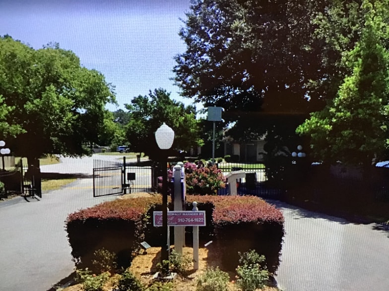 Primary Photo - 2616 Burke Ln