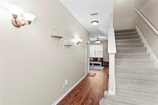 Building Photo - 3023 Pointeview Dr