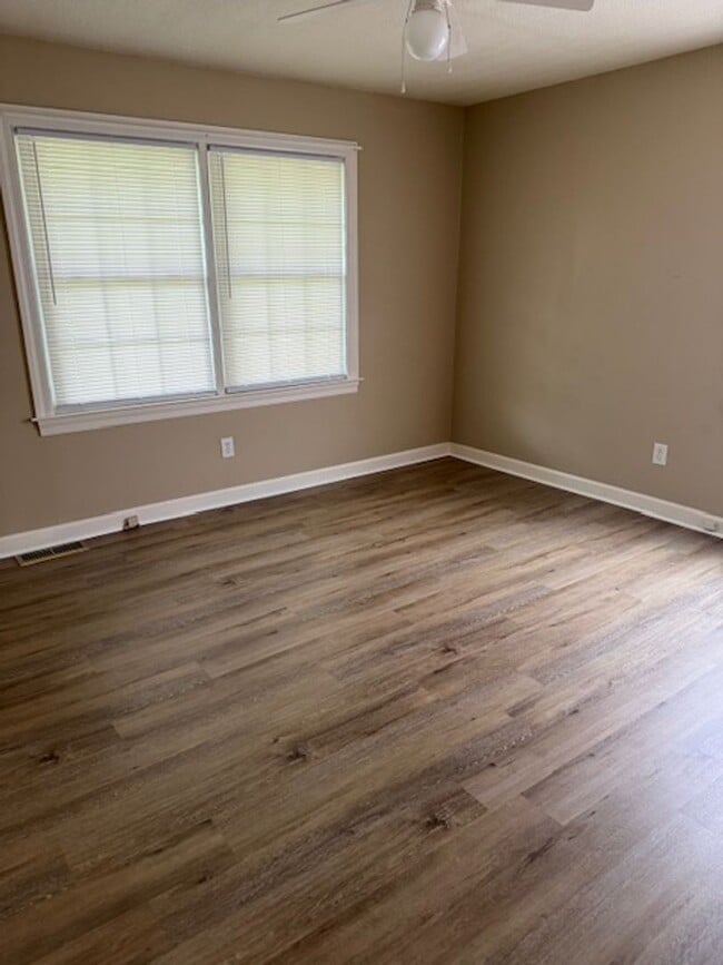 Building Photo - 3 Bedroom, 3 Bath House (COMING SOON)