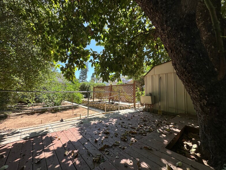 Building Photo - 1040 Walnut Ave