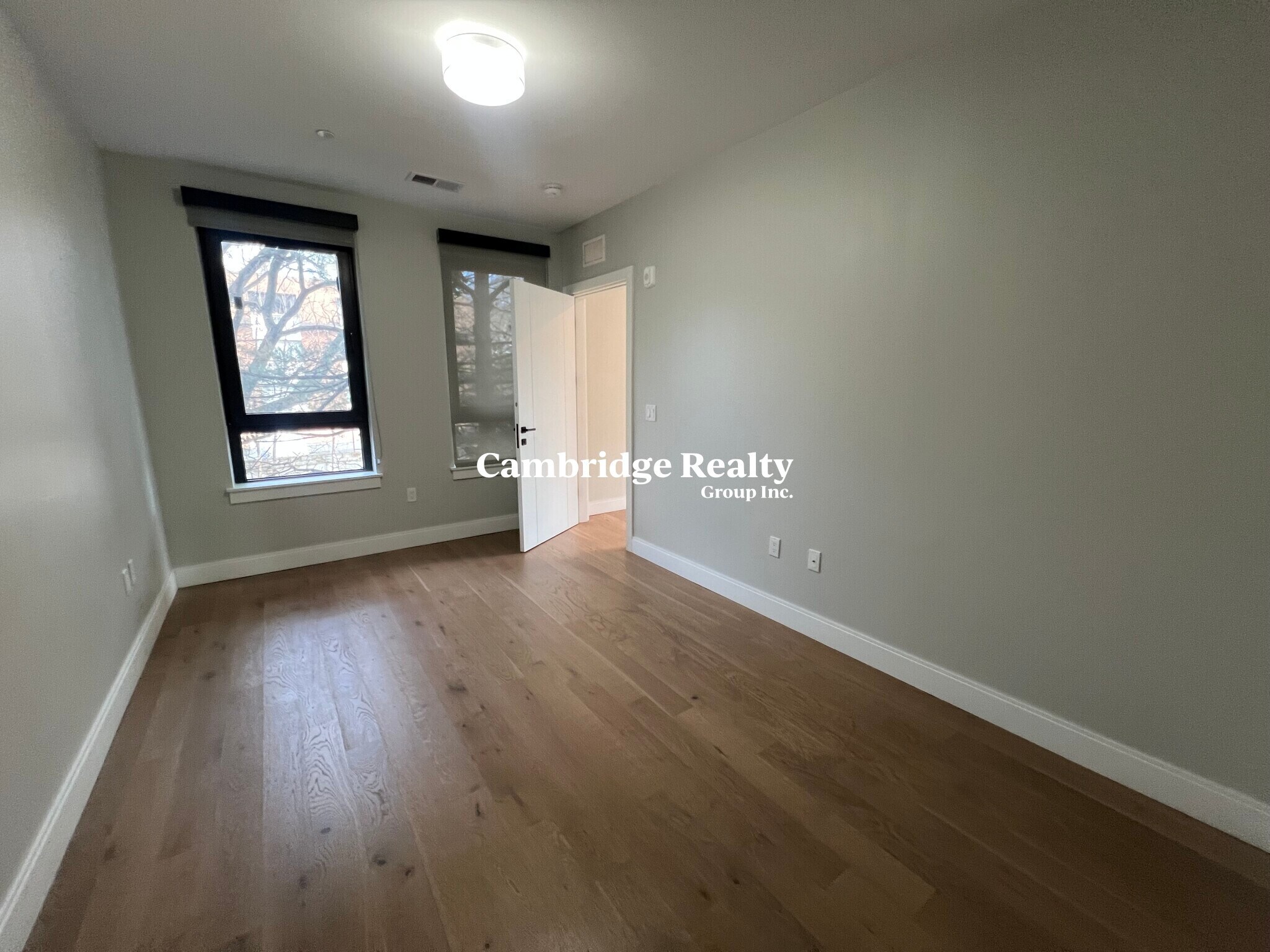 Building Photo - 12 Central St