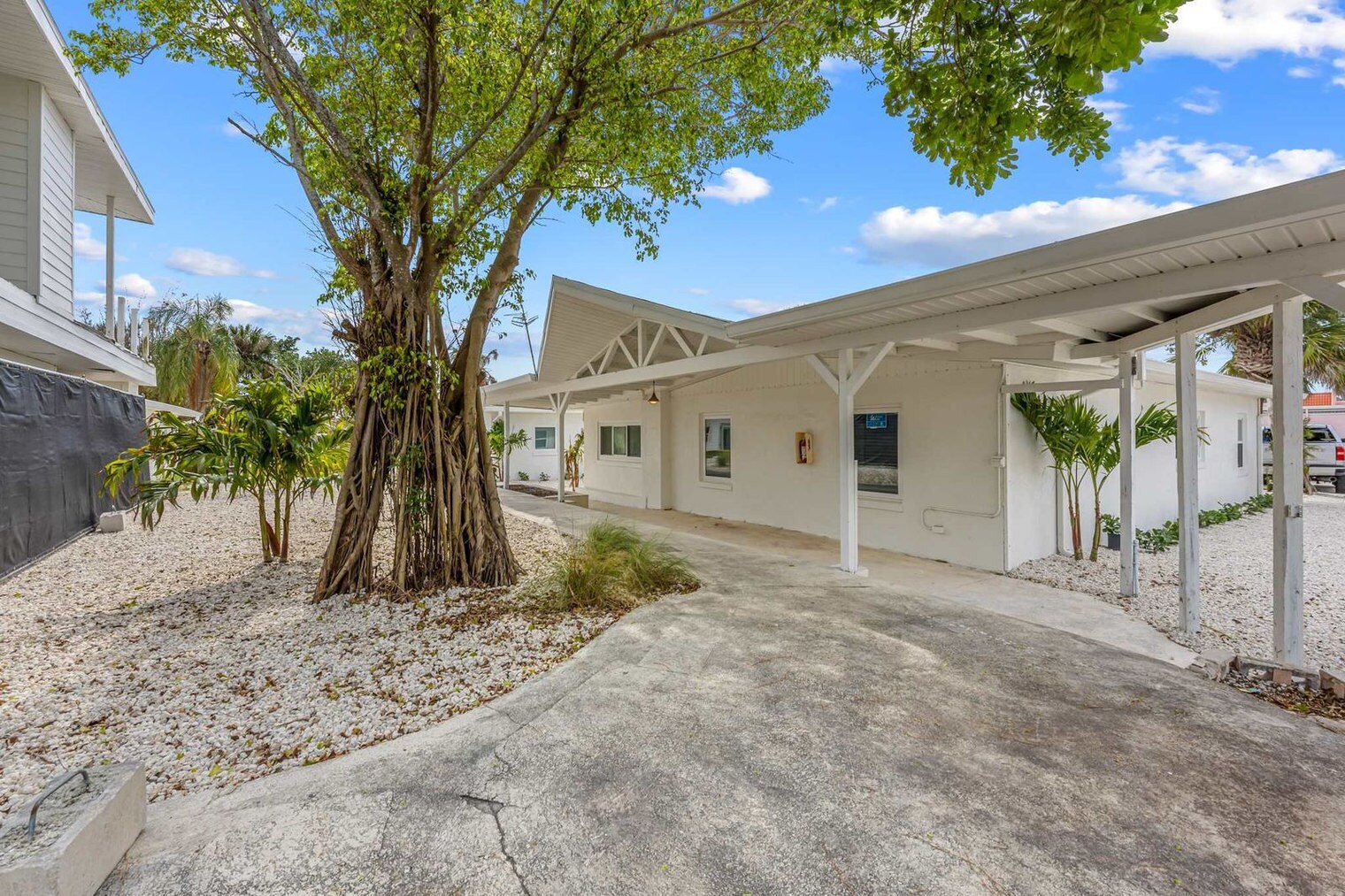 Building Photo - 637 S Orlando Ave