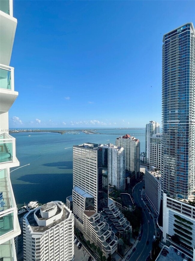Building Photo - 950 Brickell Bay Dr