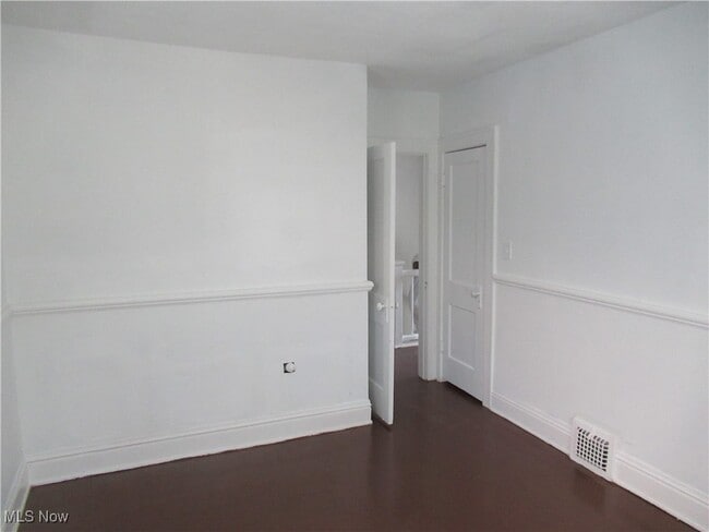 Building Photo - 3443 W 120th St