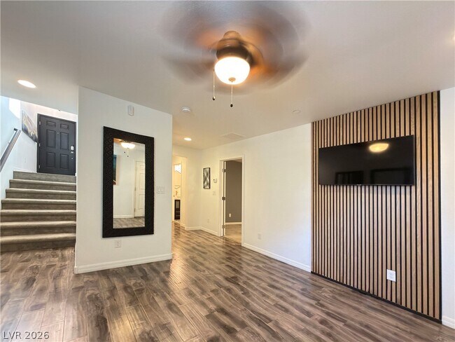 Building Photo - 372 Ambitious St