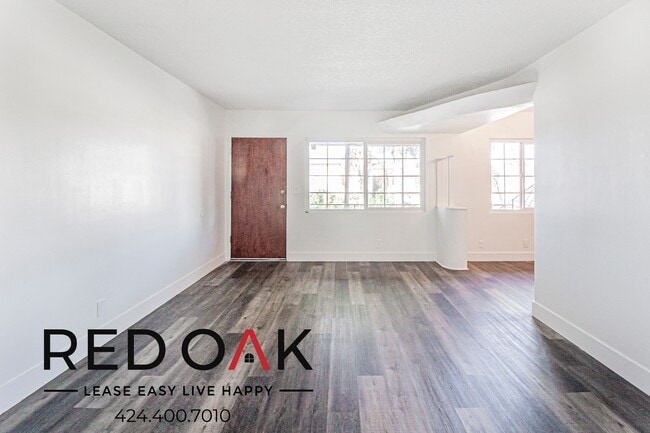 Building Photo - 901 Centinela Ave