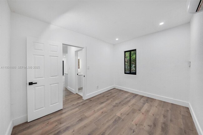 Building Photo - 6911 NW 4th Ct