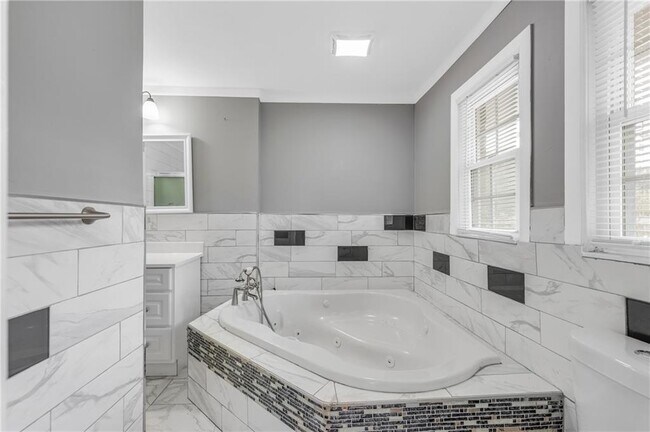 Building Photo - 1804 Carla Dr