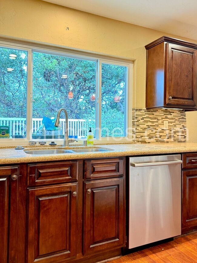 Building Photo - 11339 Red Cedar Ln