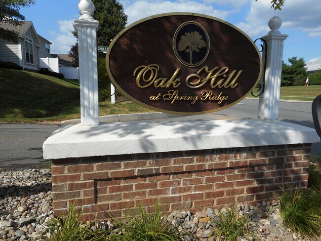 Building Photo - Beautiful 2 Bedroom, Loft 1 1/2 Bath Townhome Wyomissing