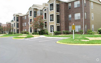 Building Photo - First Floor 1 Bedroom Condo In Orlando Area!