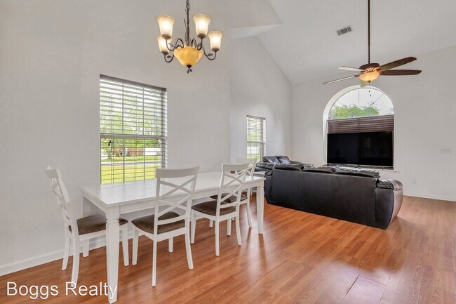 Building Photo - 4 br, 2.5 bath House - 1950 Woking Court