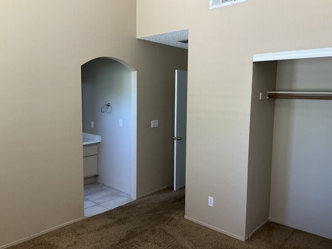 Building Photo - 6500 Fresh Meadows Ln