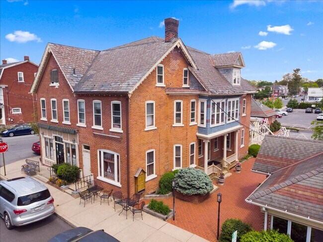 Building Photo - Chelsea Avenue Court