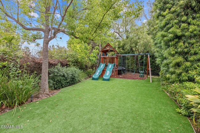 Building Photo - 2521 Sandycreek Dr