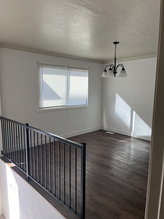 Building Photo - 889 Bristle Pine Pl