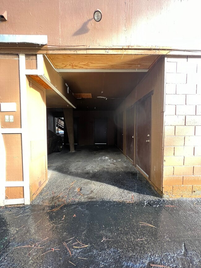 Building Photo - 1200 Wildwood Ave
