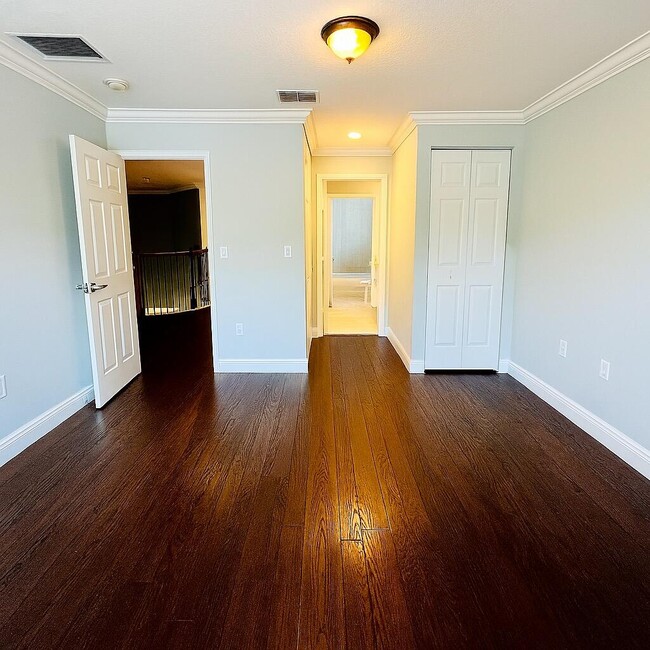 Building Photo - 2768 Shaughnessy Dr