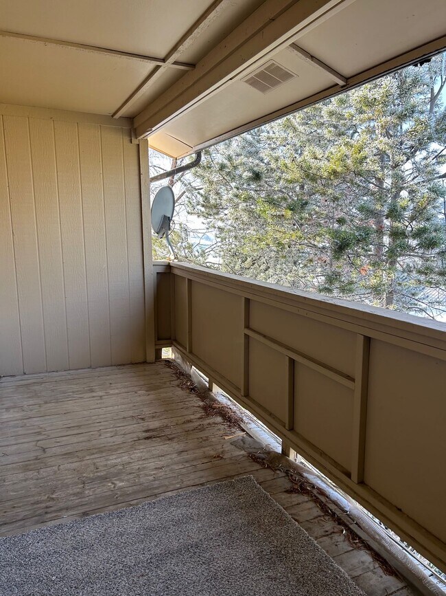 Building Photo - 2147 Marigold St