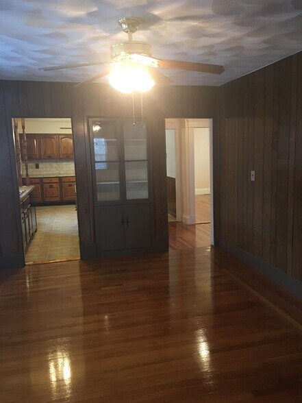Building Photo - 37 Estes St