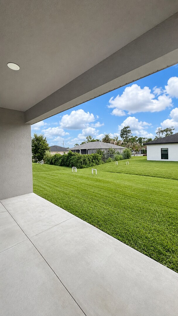 Building Photo - Hidden Gem! Beautiful 3/2 Duplex