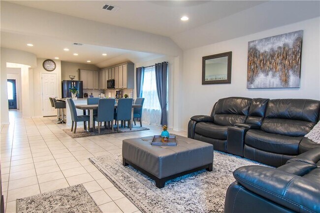 Building Photo - 3009 Armidale Dr