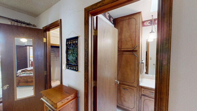 Building Photo - Fully Furnished 3 Bedroom Rental