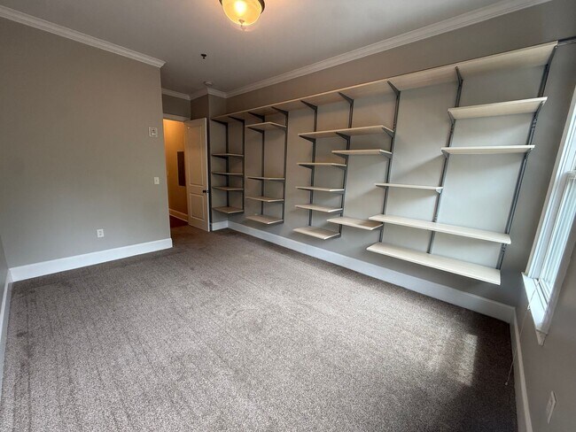 Building Photo - 4120 Ridgefield Dr