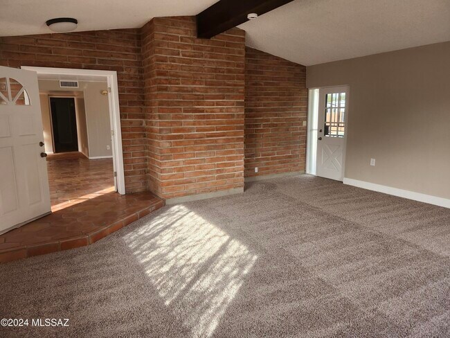 Building Photo - 3565 E Calle del Prado