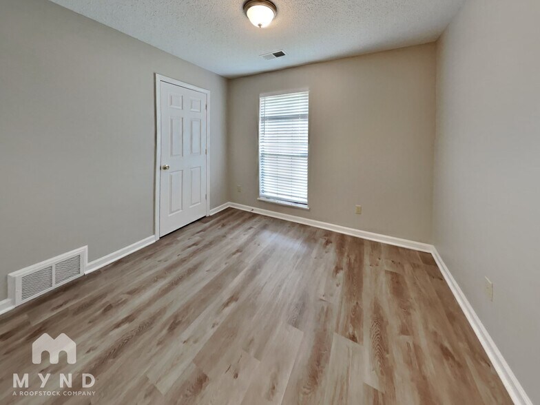 Building Photo - 3752 Schanna Dr