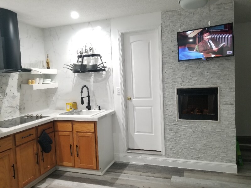 Building Photo - 1585 Maxwell Ln