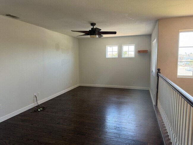 Building Photo - 841 Rosebud Dr
