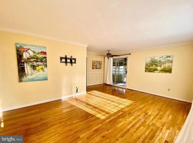 Building Photo - 6201 Hillview Ave