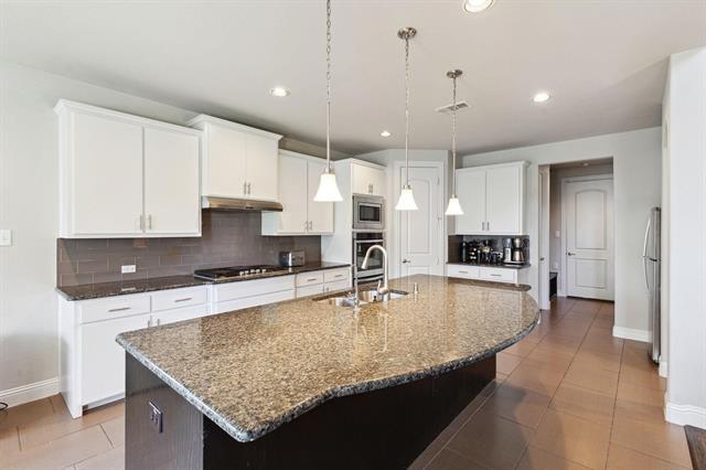 Building Photo - 2107 Grassland Dr