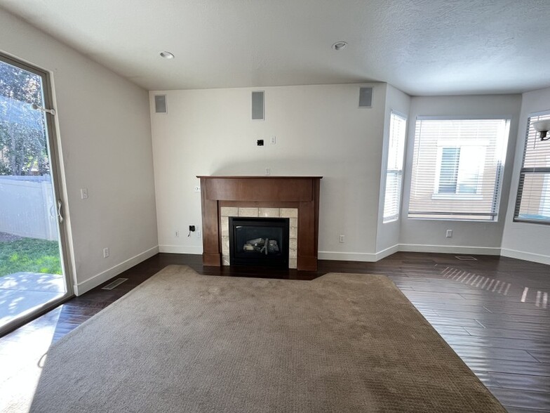Building Photo - 2750 Augusta Dr