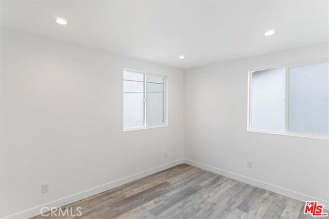 Building Photo - 5643 Willowcrest Ave