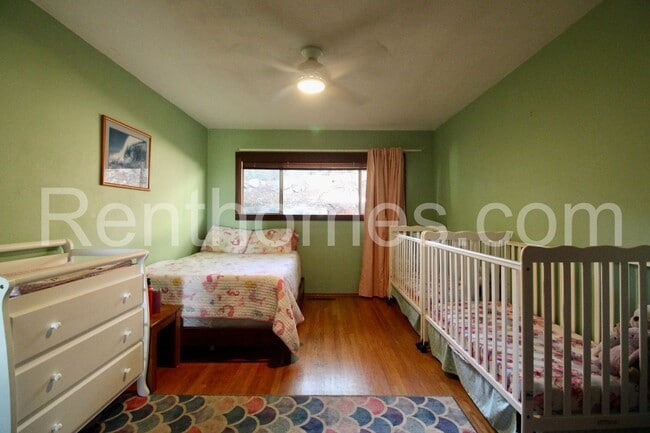 Building Photo - 8830 Mariposa St
