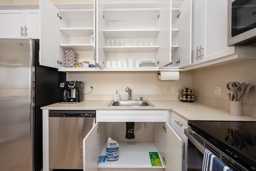 Building Photo - 3136 Meade Ave